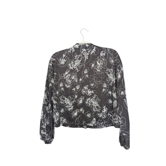 Jon & Anna Contemporary Tops - Jon & Anna Contemporary Black White Floral Button Down Cropped Blouse Womens M